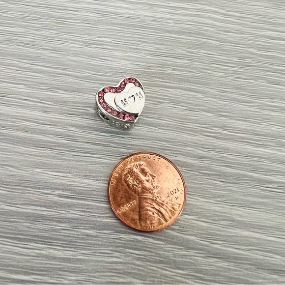 Paved Pink crystals & Silver plated heart MOM bracelet charm - Picture 5 of 5